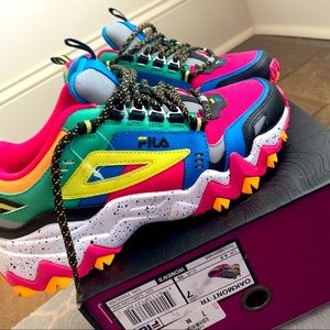 FILA Women’s sneakers size 7 🔥